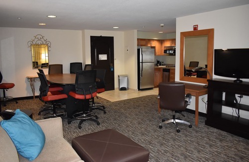 Carlsbad Hotel | Studio 6 Carlsbad, CA