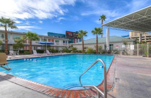 Las Vegas Hotel | Studio 6 Suites Las Vegas, NV - Tropicana