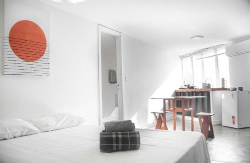Barra Apartment | Studio a 160 metros do mar na melhor localização da Barra II