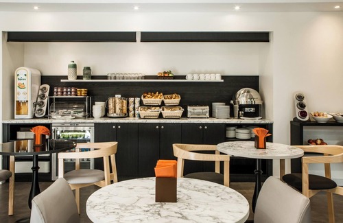 Gambetta Apartment | Studio and Deluxe 1 Bedroom Joined In La Défense