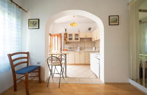 Gornji Karin Apartment | Studio Apartman Ema 2