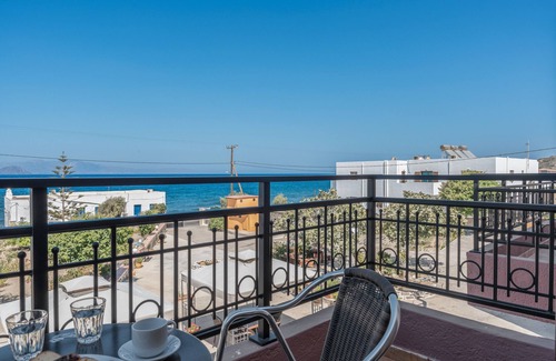 Paloi Apartment | Studio Apartment 'Frantzis 4' with Sea View, Wi-Fi and Air Conditioning