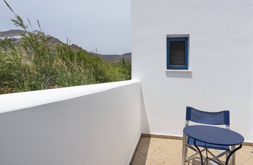 Serifos Apartment | Studio Apartment 'Studios Ninemia Serifos 2' with Sea View, Wi-Fi and Air Conditioning