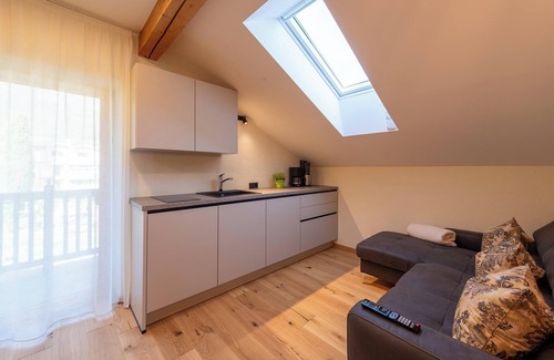 St. Pauls Apartment | Studio Apartment 'Weinangerhof Apartment Birnbaum' with Mountain View, Wi-Fi and Air Conditioning