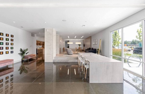 Cole-Noble District Apartment | Studio Apt in the Center of Downtown by Cozysuites