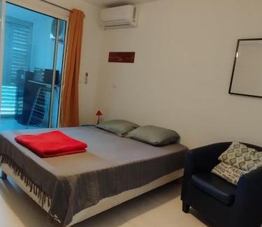 Saint-Denis Apartment | Studio au calme