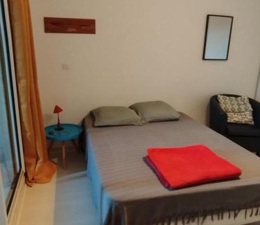 Saint-Denis Apartment | Studio au calme