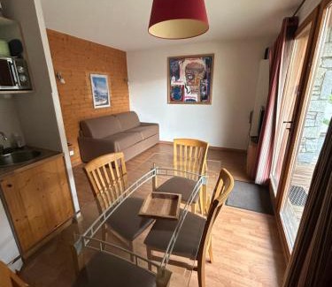 Orelle Apartment | Studio avec coin montagne 4 personnes Orelle 3 Vallées - Spa & Piscine - Apt 006