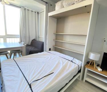 Roses Apartment | Studio avec Piscine et Parking