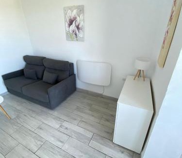 Roses Apartment | Studio avec Piscine et Parking