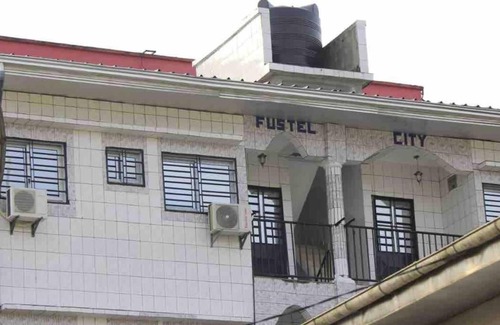 Douala Apartment | Studio B4,b-ssadi Santa Lucia,wifi, Canal, Gardien