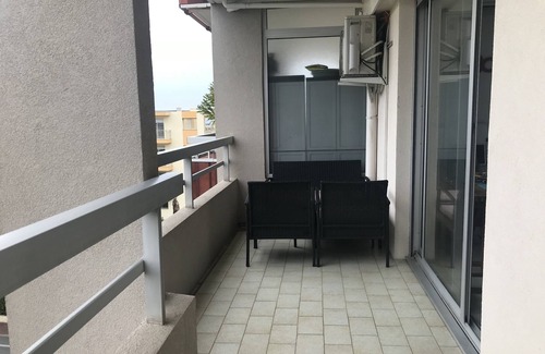 Saint-Laurent-du-Var Apartment | Studio Bien Placé et Dans un Quartier Calme