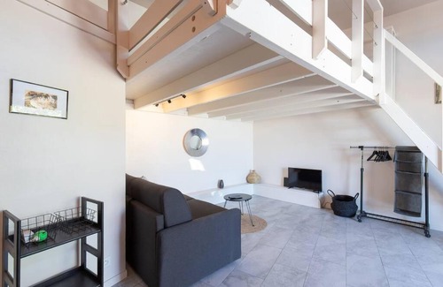 Saint-Leu Apartment | Studio By KAZUBUNTU
