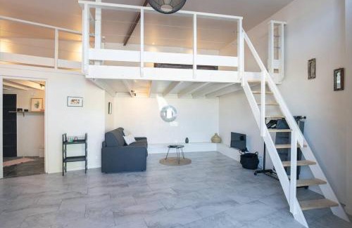 Saint-Leu Apartment | Studio By KAZUBUNTU
