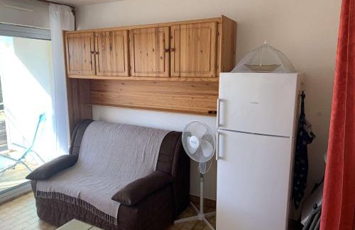 Le Grau-dʼAgde Apartment | Studio Cabine à 100m de la Plage, Terrasse, Proche Commerces - 4 Couchages - FR-1-423-215