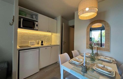 La Croix des Gardes Apartment | Studio cabine 5 pers, piscine, tennis, parking - Cannes la Bocca - FR-1-609-102
