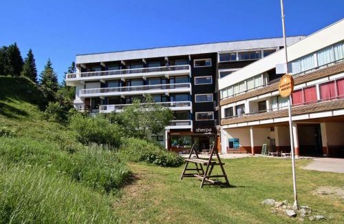 Chamrousse Apartment | Studio cabine au pied des pistes avec piscine - FR-1-549-7