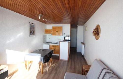 Chamrousse Apartment | Studio cabine près des pistes avec kitchenette - FR-1-549-14