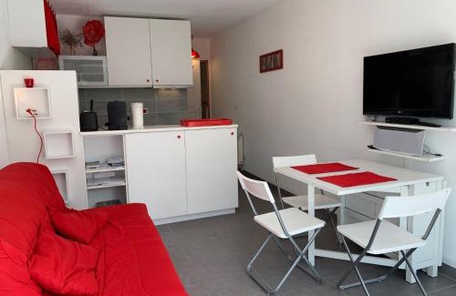 Meze Apartment | Studio Cabine Rénové à 250m de la Plage de Mèze - Climatisé, Jardin, Parking Privé - FR-1-604-15