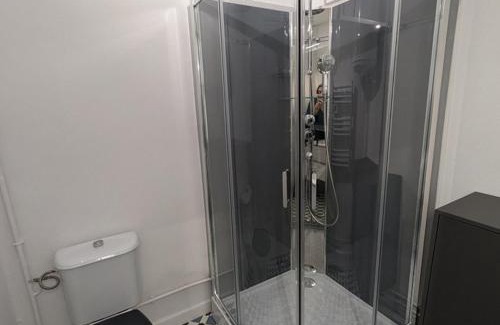 Laveissiere Apartment | Studio cabine rénové avec vue sur le centre, WiFi et animaux acceptés - FR-1-787-117