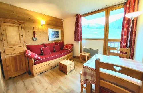 Plagne Villages Apartment | Studio-cabine rénové, ski-aux-pieds, balcon sud, 4 pers, Plagne Villages, centre station - FR-1-351-29