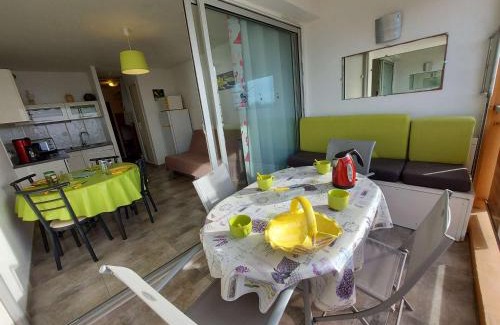 Le Grau-dʼAgde Apartment | Studio cabine rénové 4 pers, proche plage, Le Grau d'Agde - FR-1-423-208