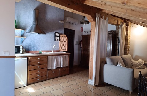 Consuegra Apartment | Studio 'Campanario' with Shared Terrace, Wi-Fi and Air Conditioning