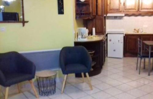 Sarlat-la-Caneda Apartment | Studio charmant à Sarlat-la-Canéda avec terrasse