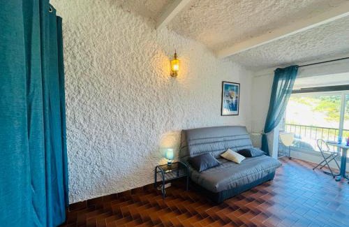 Marine de Saint Ambroggio Apartment | Studio Cocody 49 LUMIO