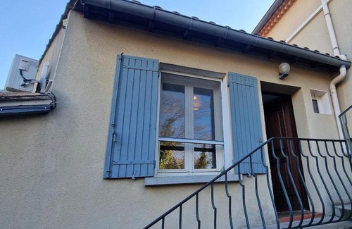 Villeneuve-les-Avignon Apartment | Studio coeur de Villeneuve