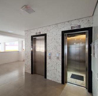 Guilhermina Apartment | Studio com conceito aberto - reformado e com tudo que você precisa