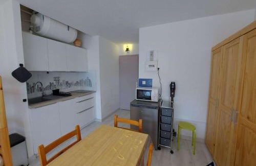 Le Grau-dʼAgde Apartment | Studio cosy à 80m de la plage avec jardin et jeux pour enfants - FR-1-423-238