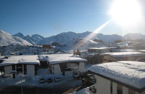 Jeux Apartment | Studio cosy 4 pers avec balcon, face aux pistes et proche commerces – L'Alpe d'Huez - FR-1-405-44