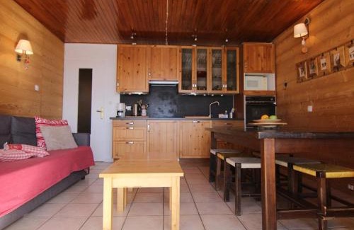 Jeux Apartment | Studio cosy 4 pers avec balcon, face aux pistes et proche commerces – L'Alpe d'Huez - FR-1-405-44