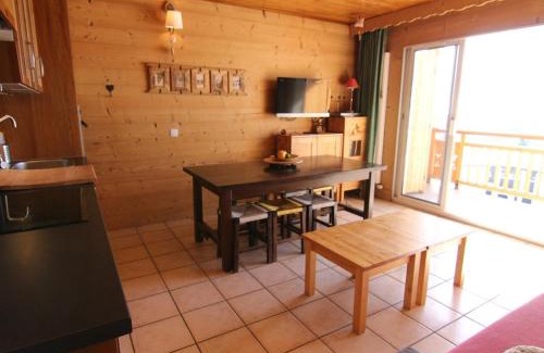 Jeux Apartment | Studio cosy 4 pers avec balcon, face aux pistes et proche commerces – L'Alpe d'Huez - FR-1-405-44