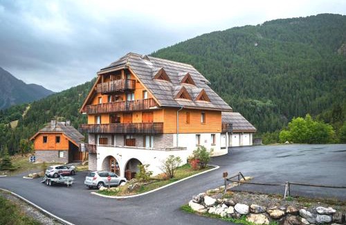 Pra Loup Apartment | Studio cosy avec balcon à Pra Loup 1500 - Résidence Les Chalets de Praroustan - FR-1-504-263
