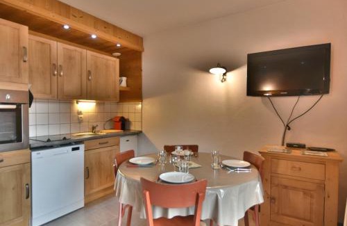 Les Gets Apartment | Studio cosy centre-village avec balcon, parking, cuisine équipée - FR-1-685-50