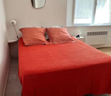 Uzes Apartment | Studio Cosy Rue piètonne calme Centre-ville d'Uzès