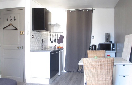 Faubourg North Apartment | STUDIO DIJON CENTER LES HALLES / PLACE DARCY