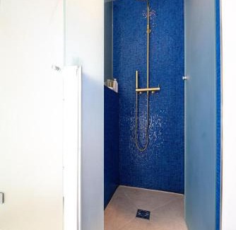 Passy Apartment | Studio Eiffel Tower view