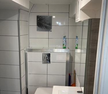 Suresnes Apartment | Studio entièrement équipé à 10 min de La Défense