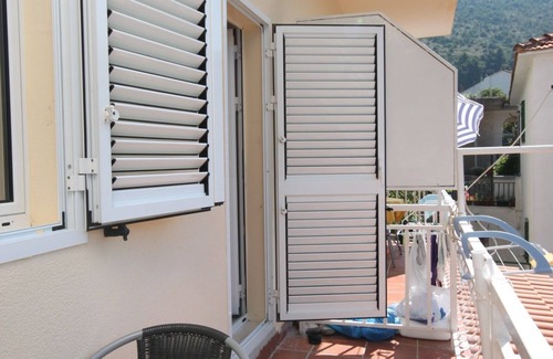 Drvenik Apartment | Studio flat near beach Drvenik Donja vala, Makarska (AS-6658-a)
