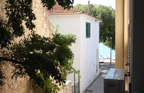 Drvenik Apartment | Studio flat near beach Drvenik Donja vala, Makarska (AS-6658-b)