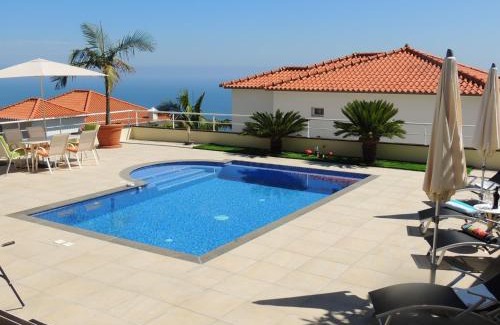 Santa Maria Maior Apartment | Studio Flat with Pool