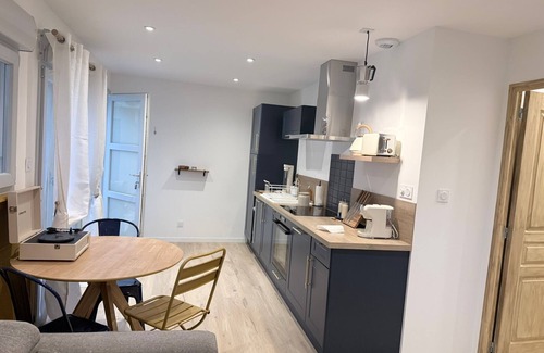 Saint-Paul-Trois-Chateaux Apartment | Studio-Suite-Ensuite with Shower