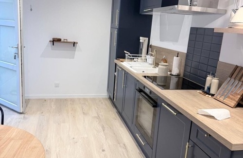 Saint-Paul-Trois-Chateaux Apartment | Studio-Suite-Ensuite with Shower