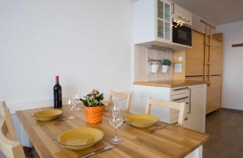 Vex Apartment | Studio Greppon 107 by Interhome