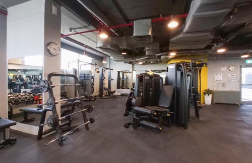 Bur Dubai Apartment | Studio in DIFC that Sleeps 4 Comfortably