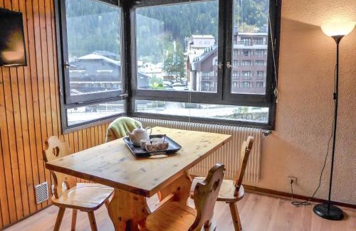 Chamonix City Centre Apartment | Studio L'Aiguille du Midi-7 by Interhome