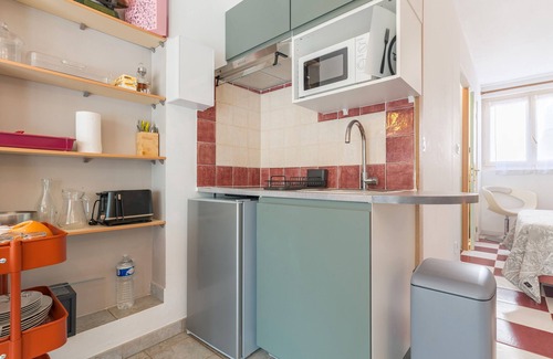 Lambesc Apartment | Studio 'La Dolce Vita' with Shared Pool, Wi-Fi, and Air Conditioning